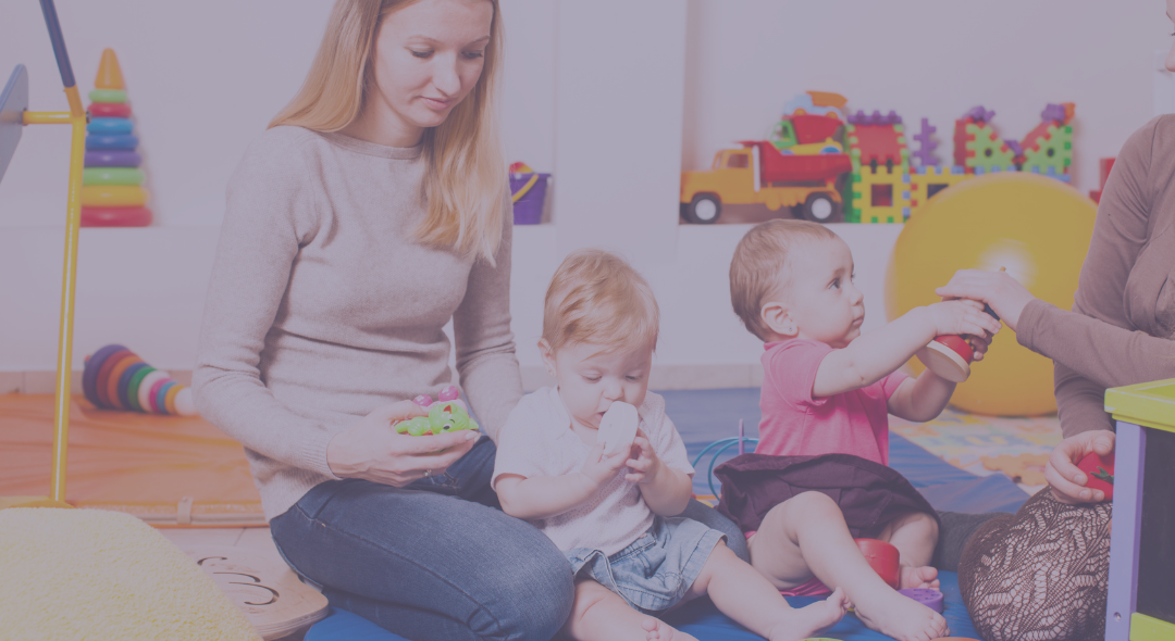 Pani z dziećmi po skończonym kursie opiekunki 280 godzin